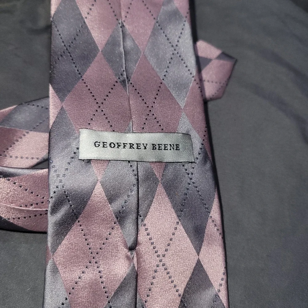Geoffrey Been Neck Tie Mens Luxury Pink Gray Argyle Print Business Suit Staple